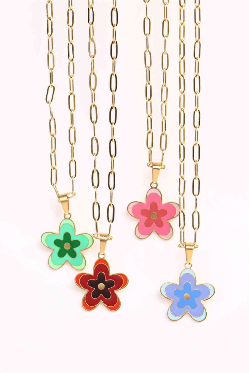 Collar de acero inoxidable con colgante de flores