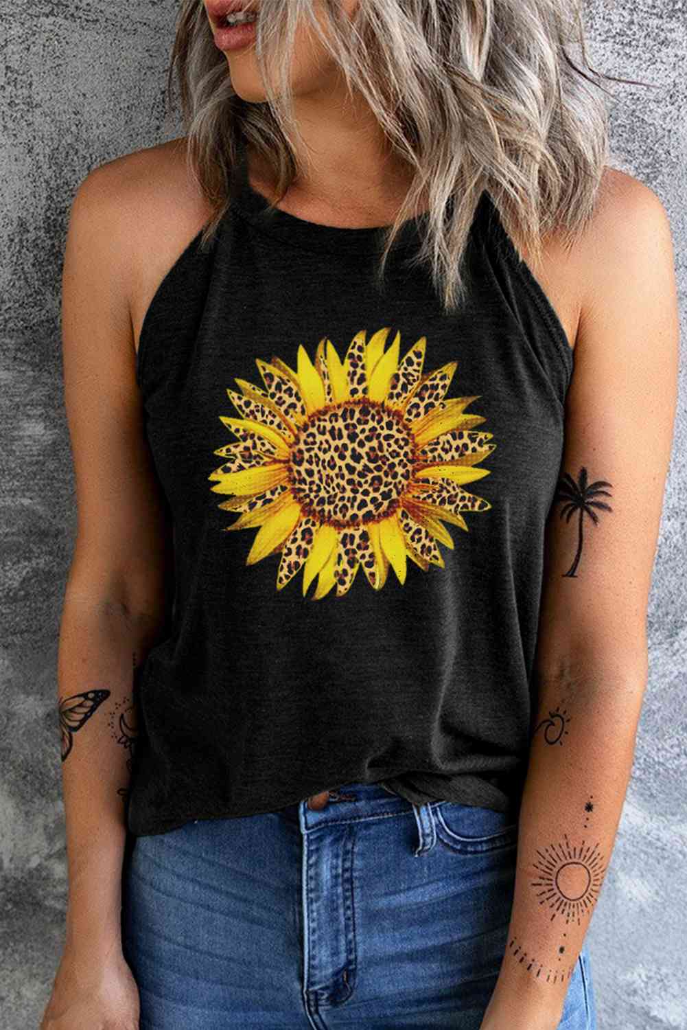 Camiseta de cuello redondo con estampado de girasol